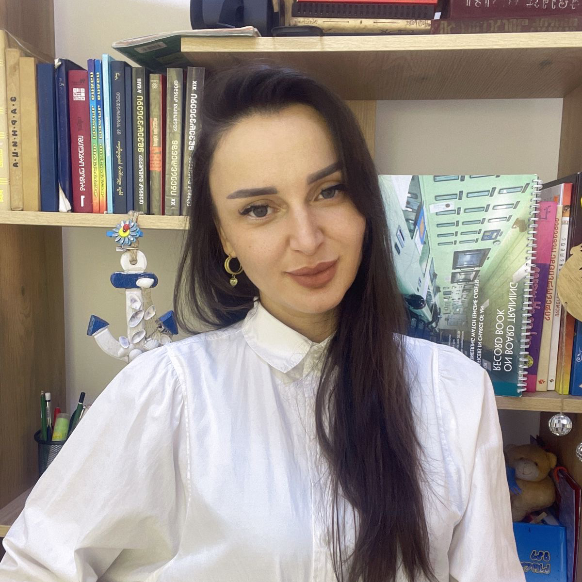 იულია აბაშიძე